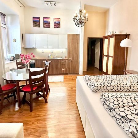 Home Away Main Square Apartment Poprad Extérieur photo