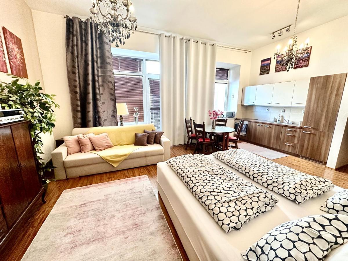 Home Away Main Square Apartment Poprad Extérieur photo