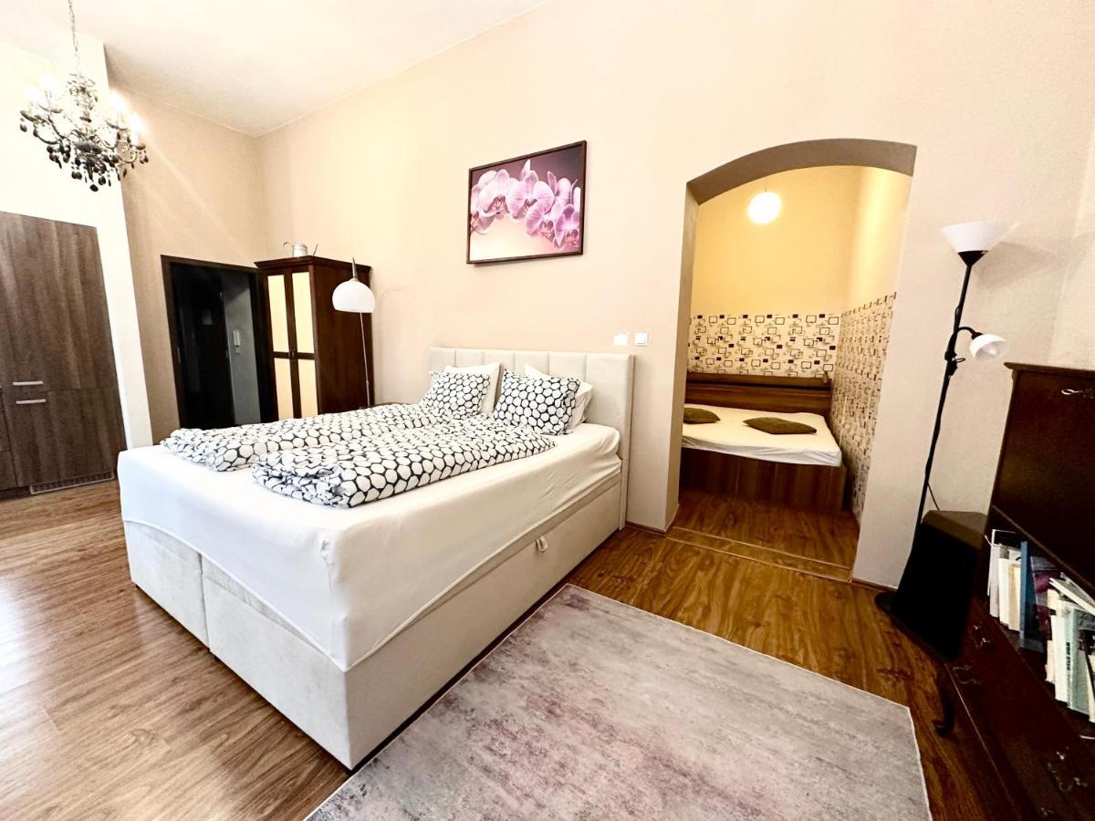 Home Away Main Square Apartment Poprad Extérieur photo