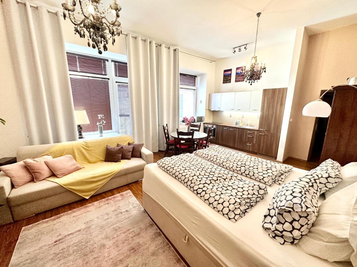 Home Away Main Square Apartment Poprad Extérieur photo
