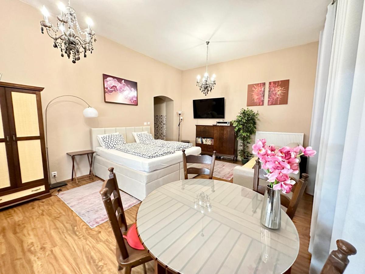 Home Away Main Square Apartment Poprad Extérieur photo