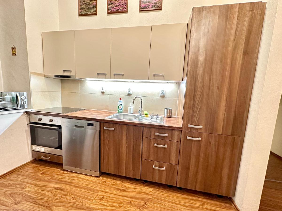Home Away Main Square Apartment Poprad Extérieur photo